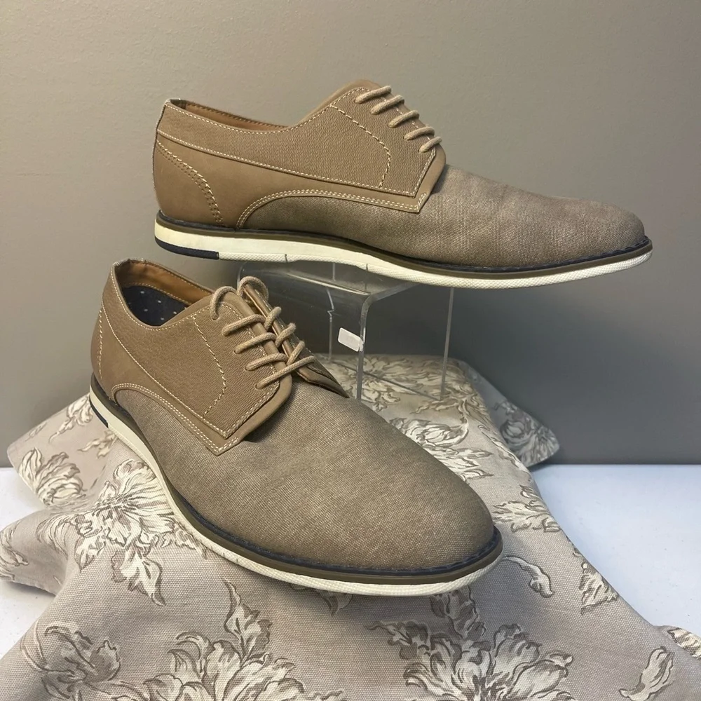 Elegant Men's Beige Derby Shoes